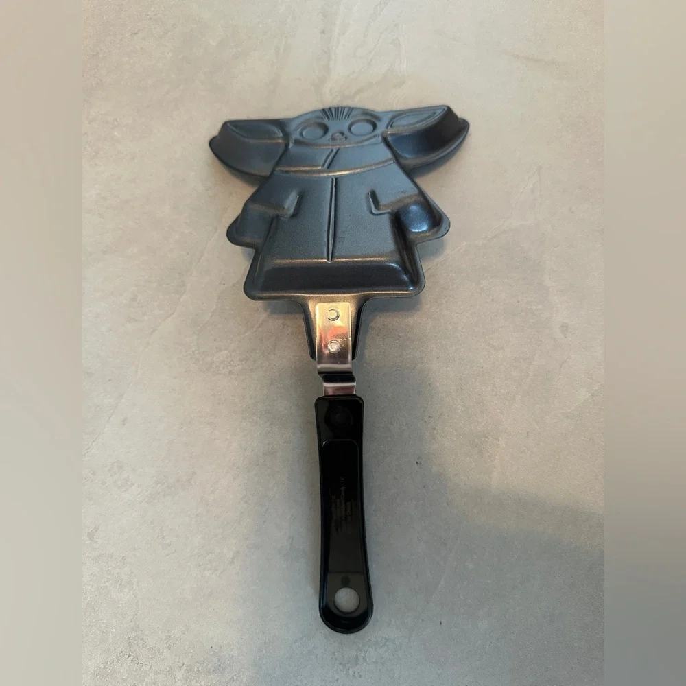 Disney Star Wars Grogu Baby Yoda Mandalorian Pancake Mini Skillet Mold Non-Stick